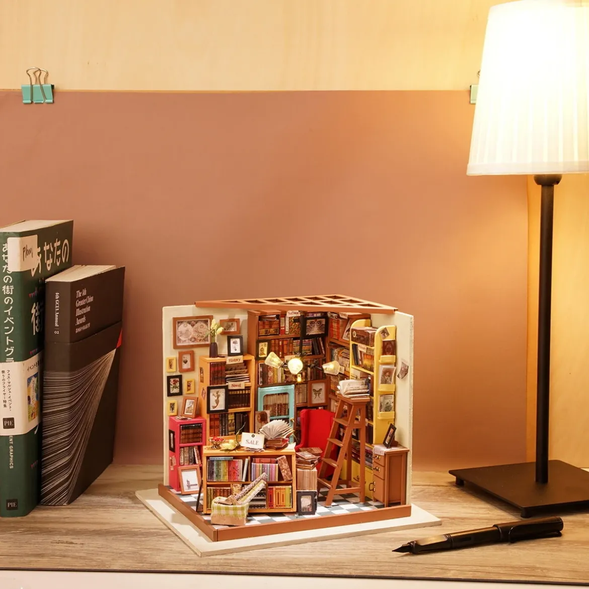 DIY Mini Sam's Study