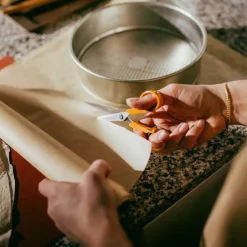 Fiskars Universal papperssax 16 cm, för både höger- och vänsterhänta