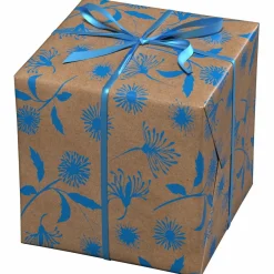 Presentpapper på rulle 10 m × 57 cm – blå blommor på brunt kraftpapper